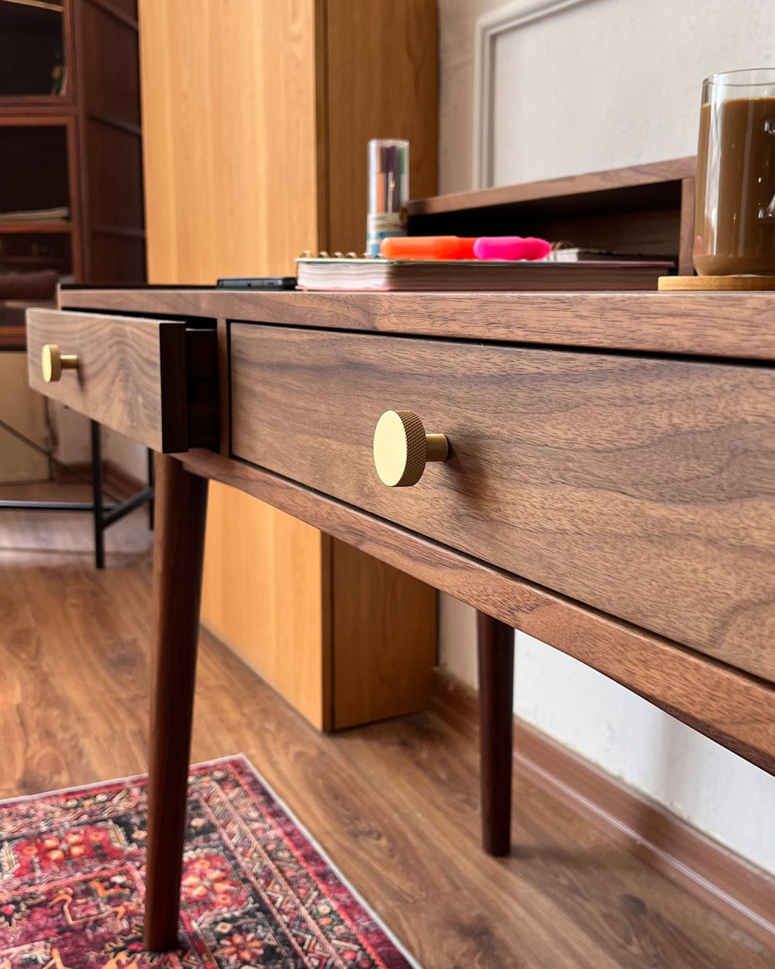 Adjustable Work Desk - Linerora