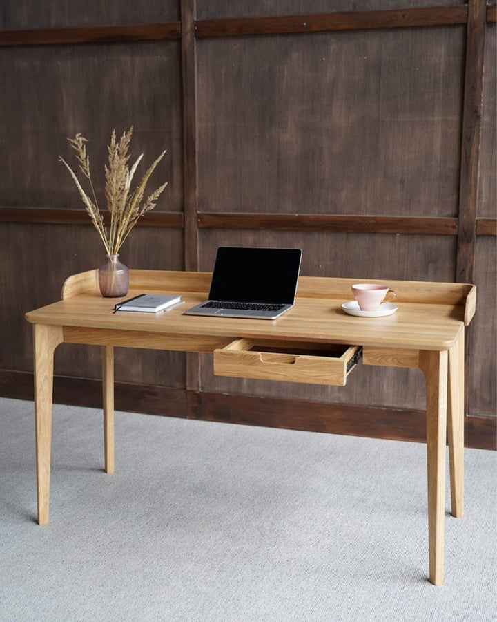 Children's Activity Desk - Linerora