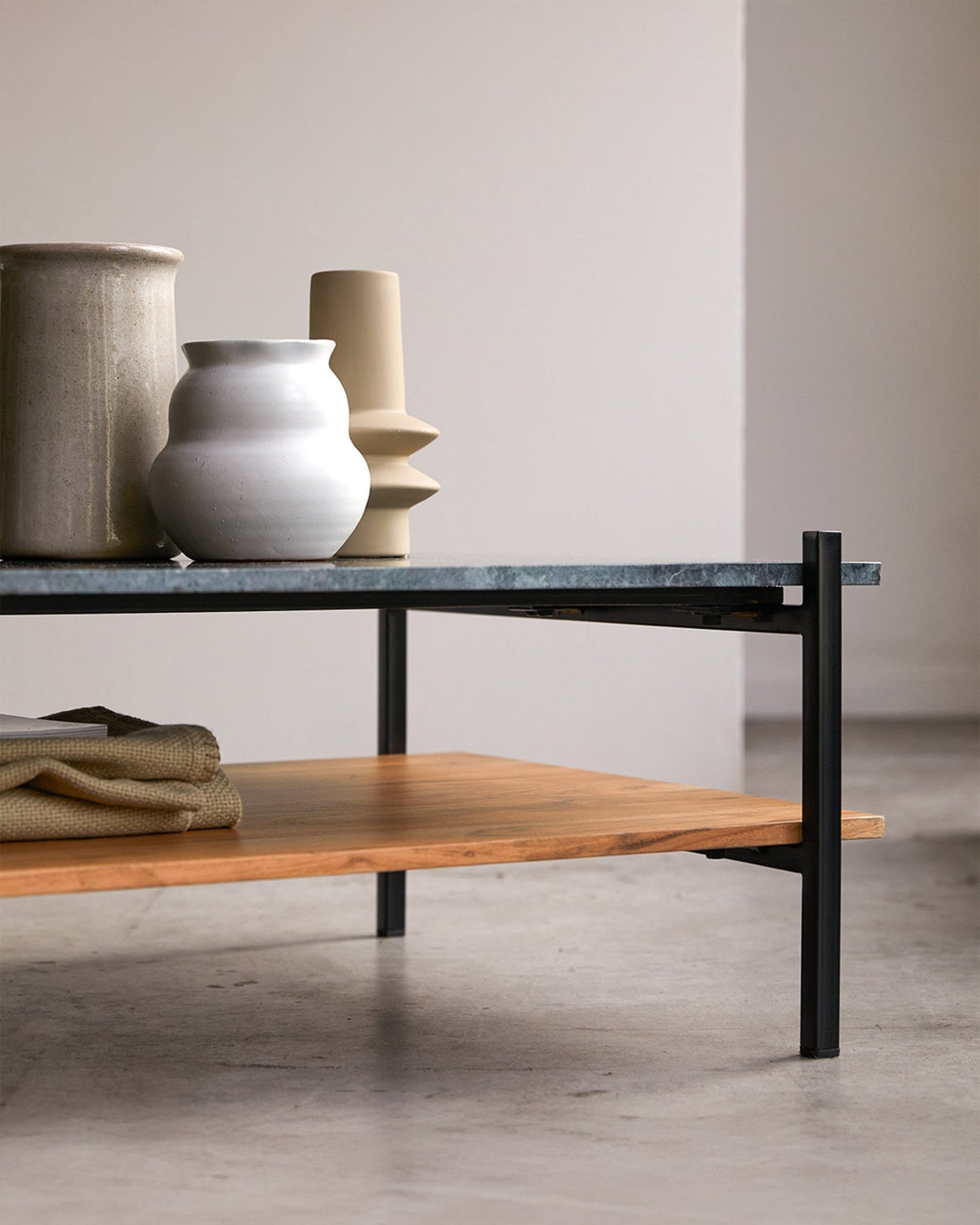 Daniska Modern Coffee Table - Linerora