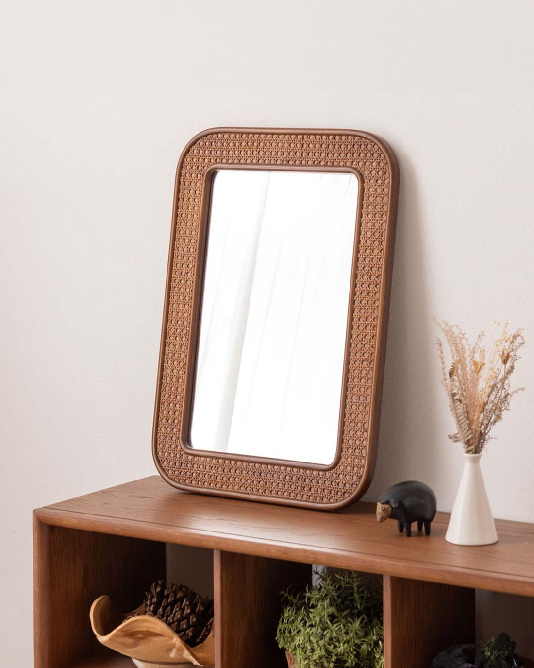 Elegant Meftun Wall Mirror - Linerora
