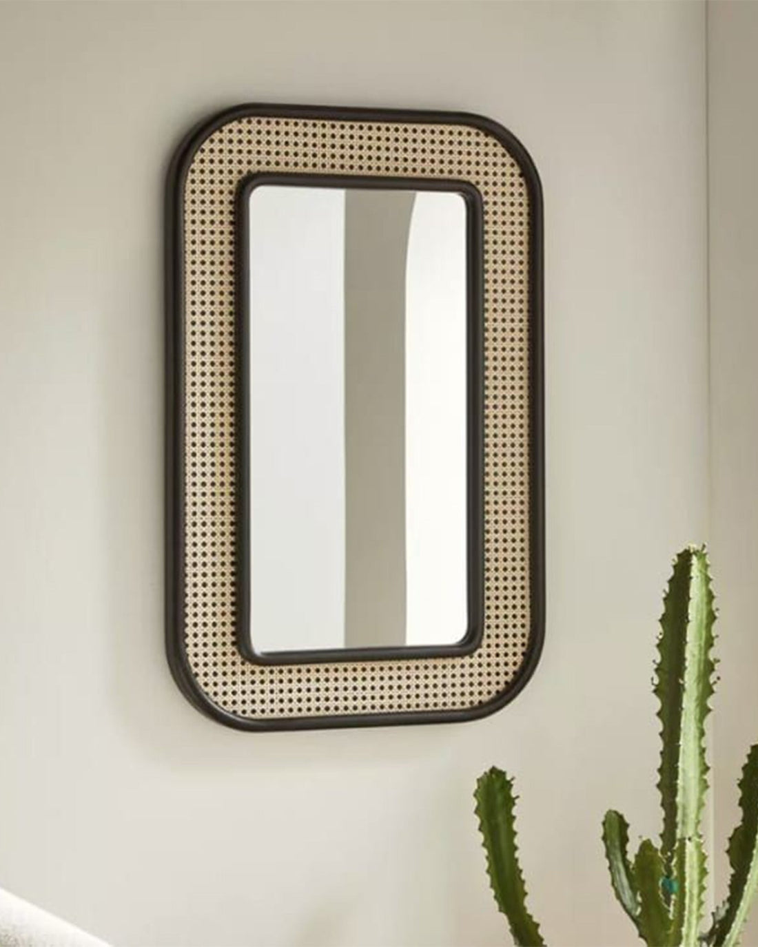 Elegant Meftun Wall Mirror - Linerora