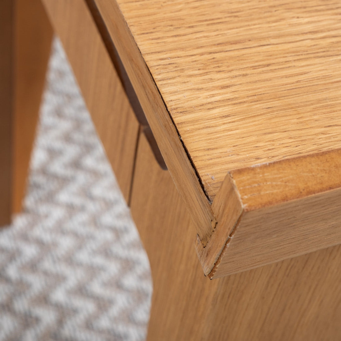 Floki 0545 Oak Nightstand - Linerora