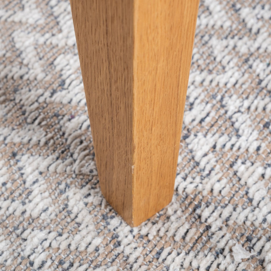 Floki Oak Nightstand Model 0546 - Linerora