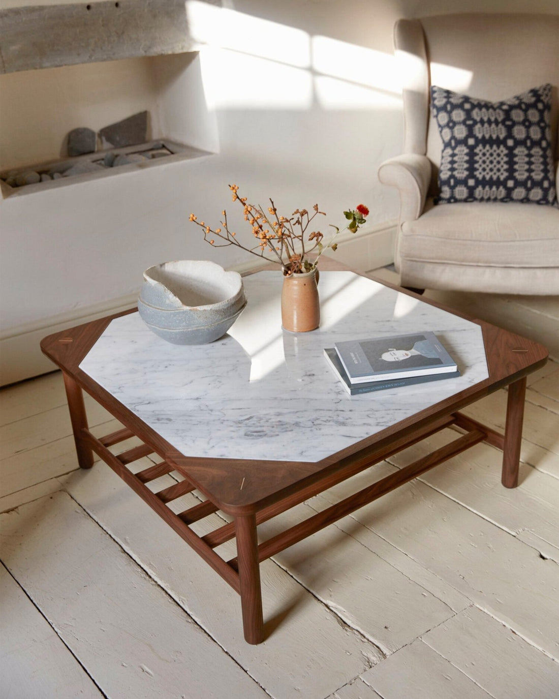 Kargi Modern Coffee Table - Linerora