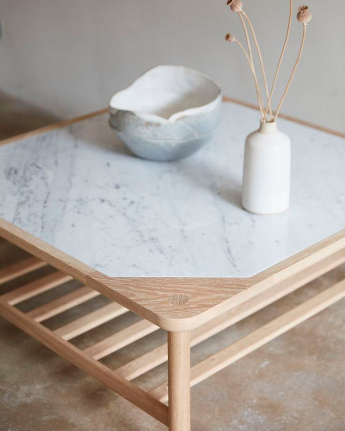 Kargi Modern Coffee Table - Linerora