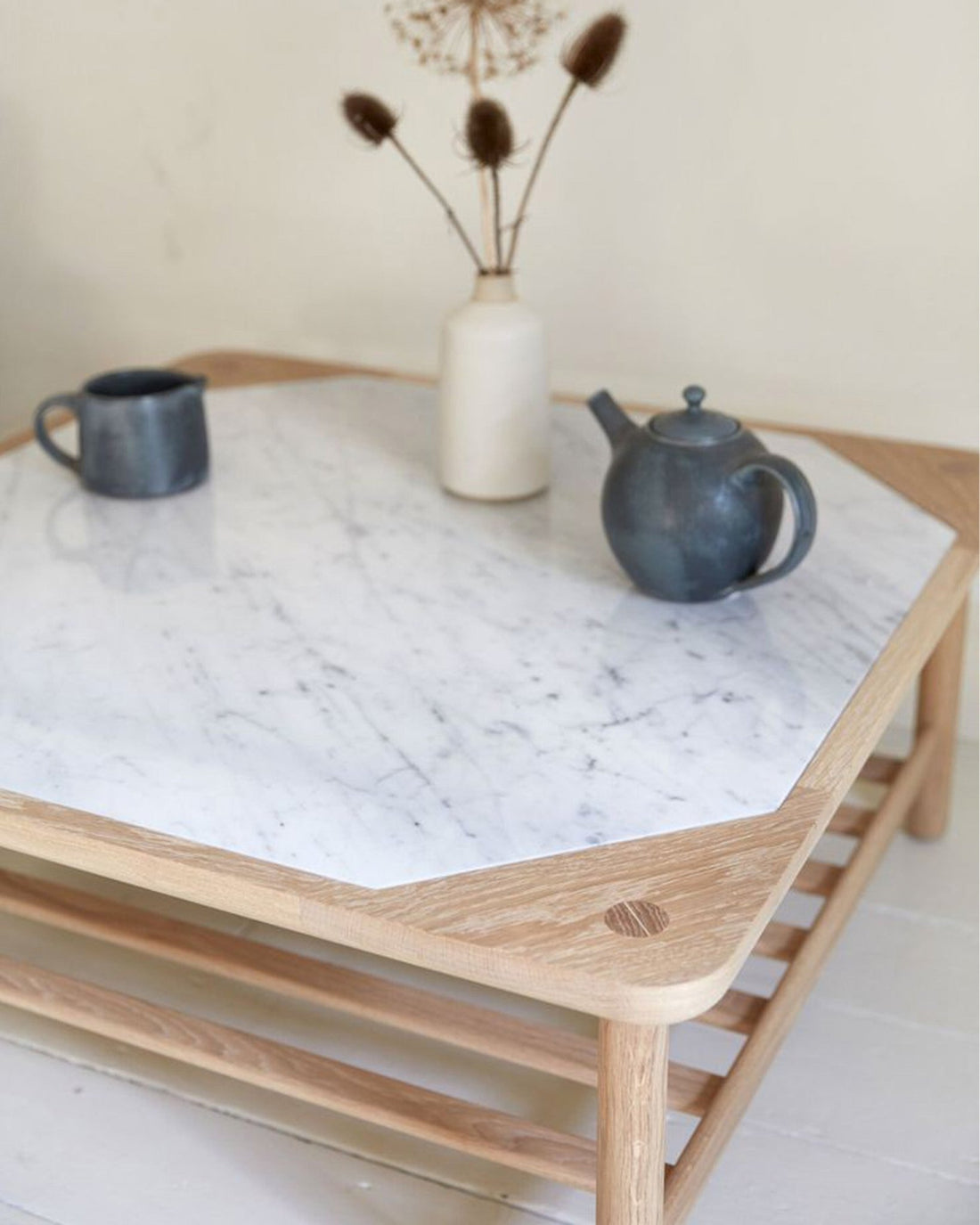 Kargi Modern Coffee Table - Linerora