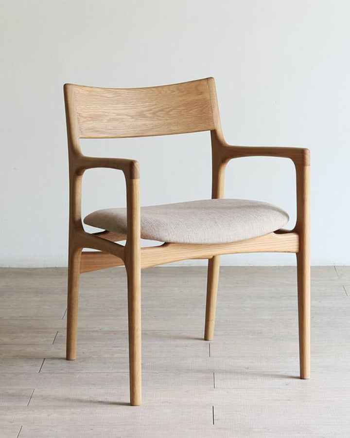Matte Finish Chair - Linerora