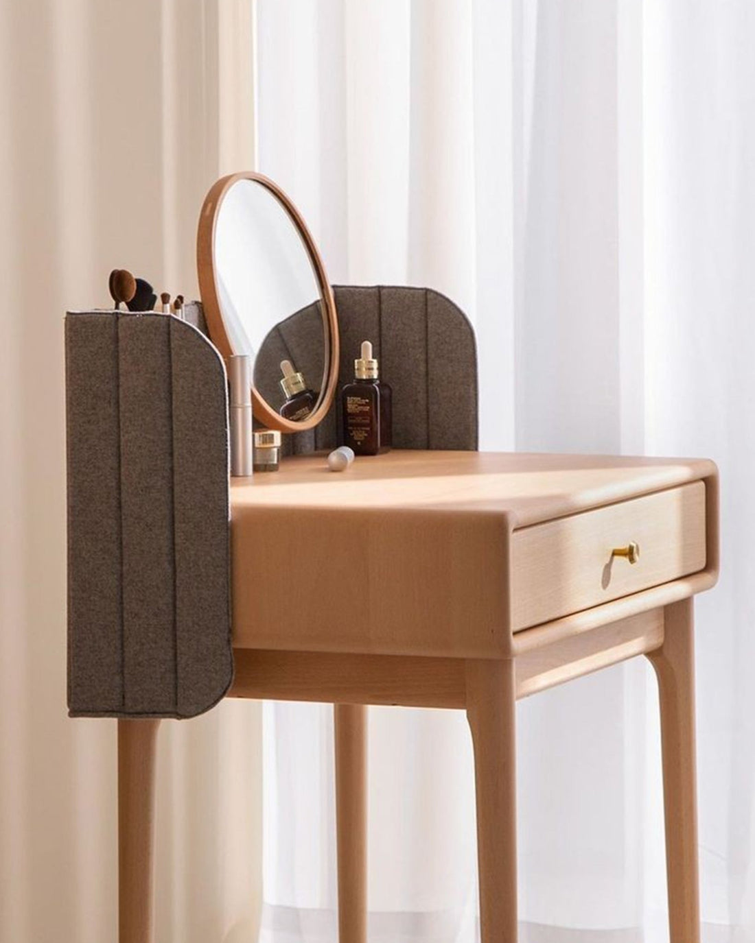 Mübrem Vanity Makeup Station - Linerora