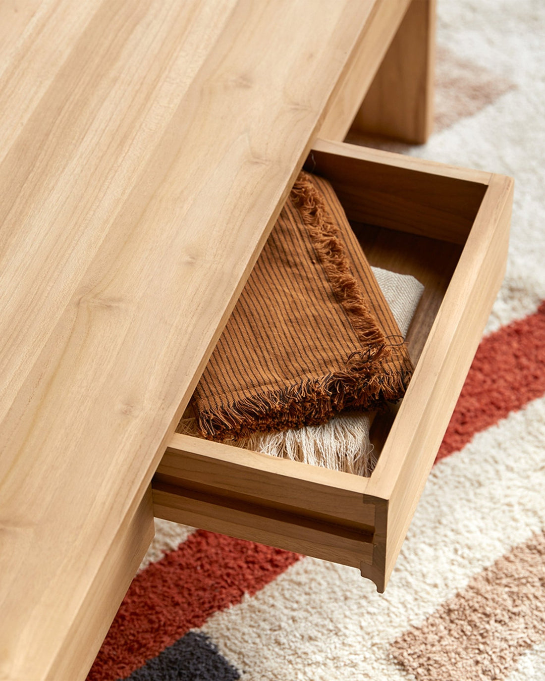 Petrik Modern Coffee Table - Linerora