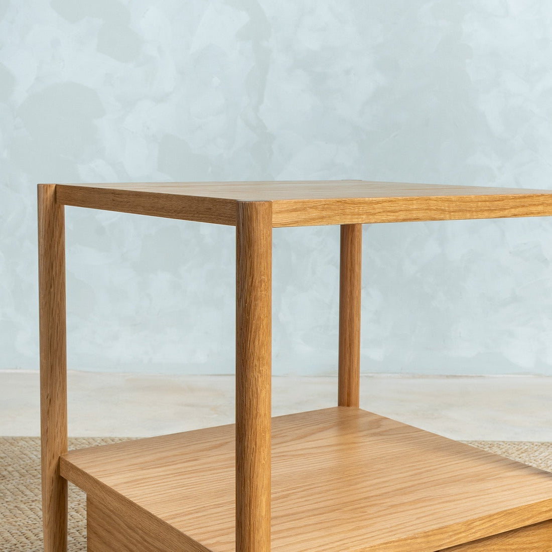 Scandinavian Style Nightstand - Linerora