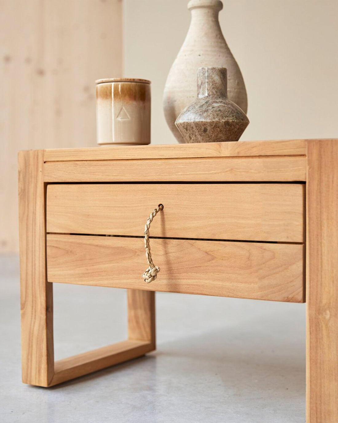 Vaye Bedside Table - Linerora