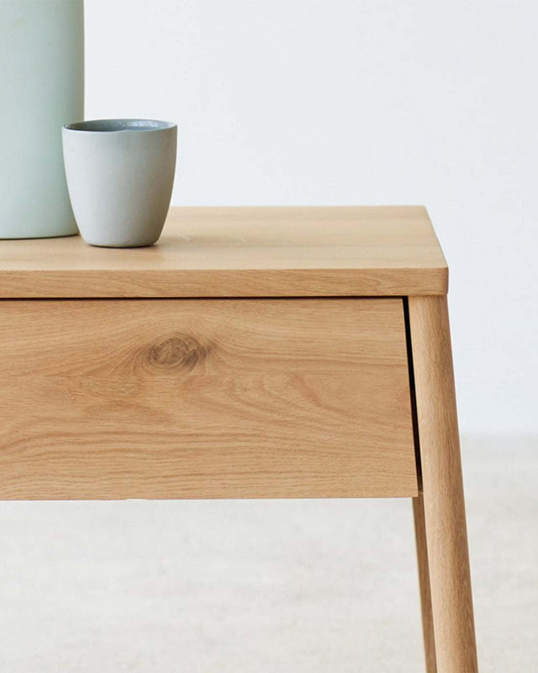 Zahir Bedside Table - Linerora